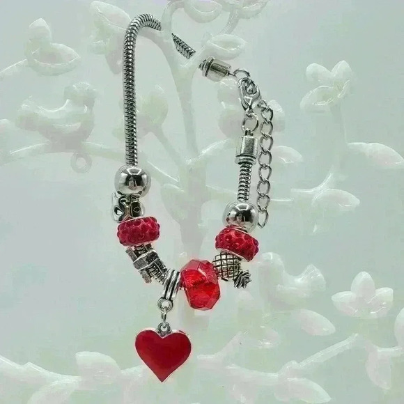 Sparkly Red Heart Beaded Charm Bracelet - Picture 1 of 5